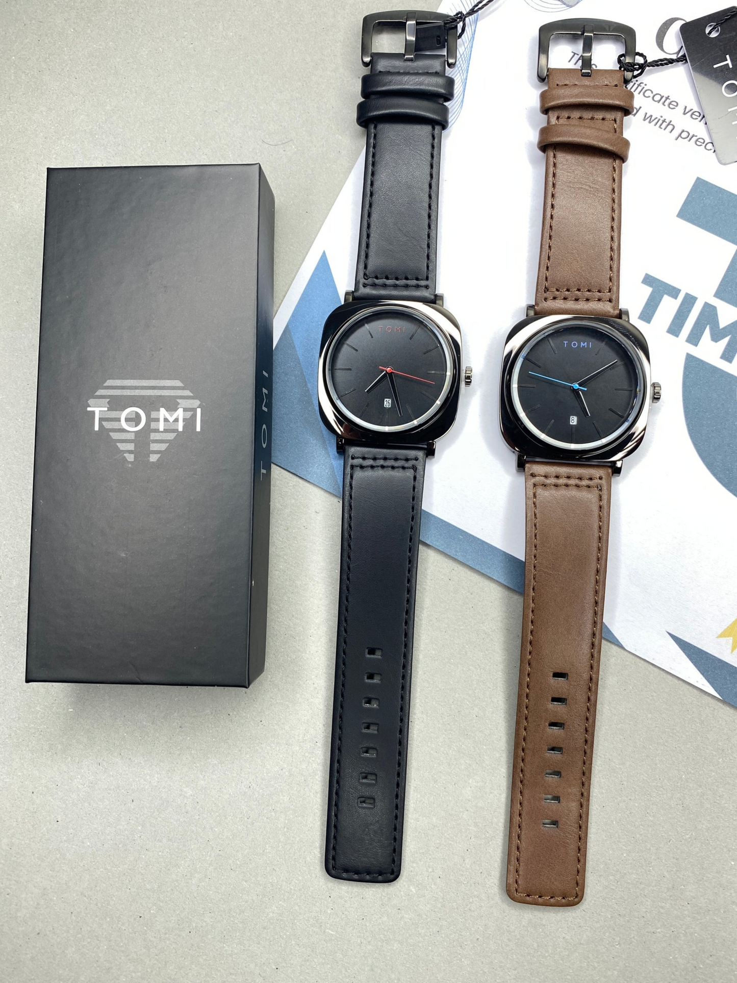 TOMI T-084 Analog Time Leather Straps Watch for Men With Date Display