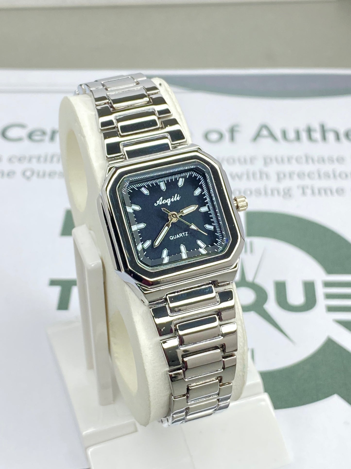 AOQILI Luxury Ladies Chain Watch – Perfect Gift for Her