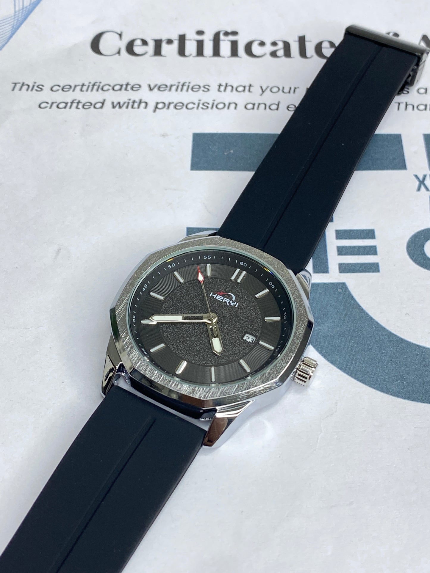 Heyri - Silicone Straps & Magnetic Lock Watch