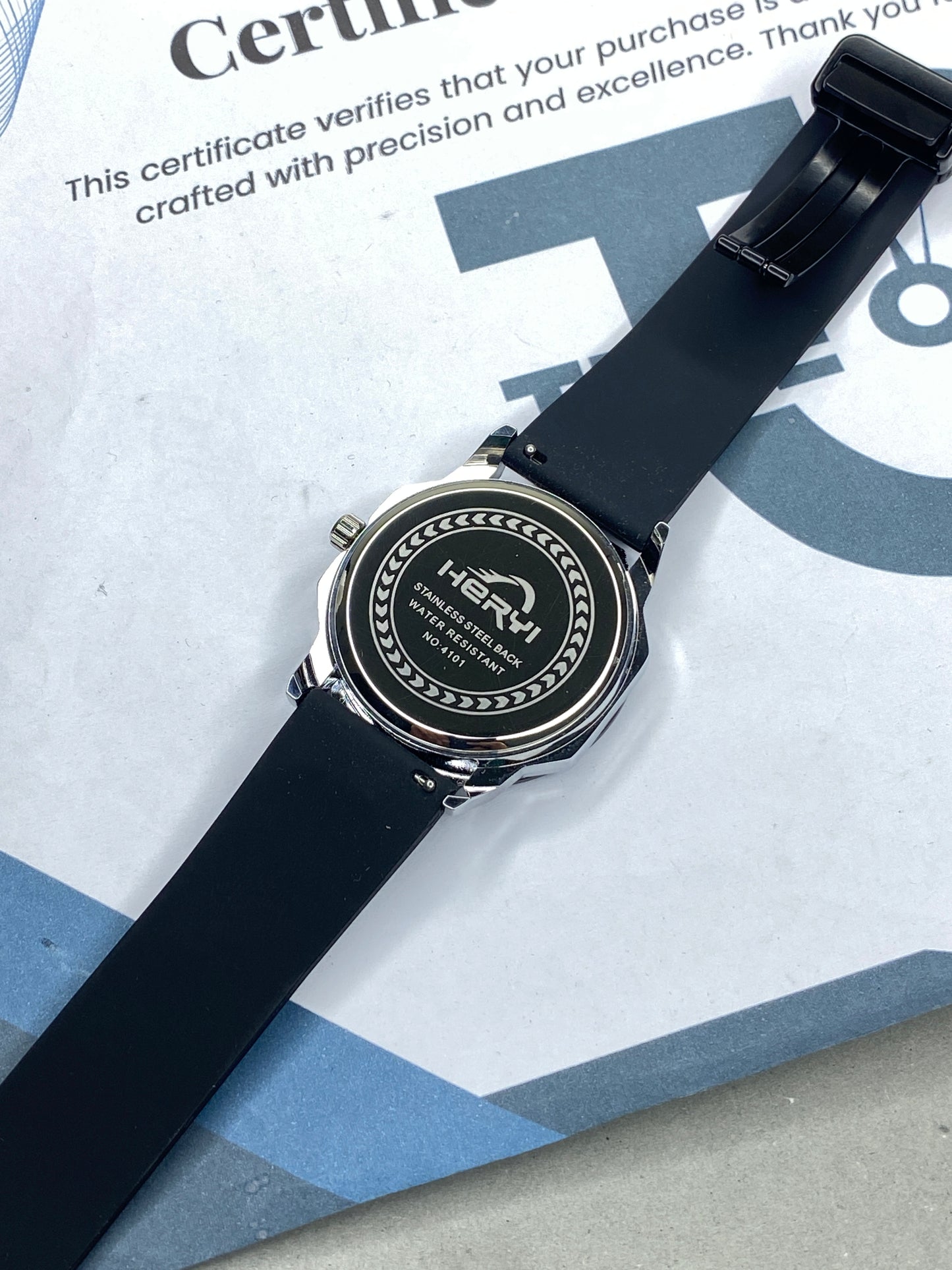 Heyri - Magnetic Lock & Silicone Straps Watch