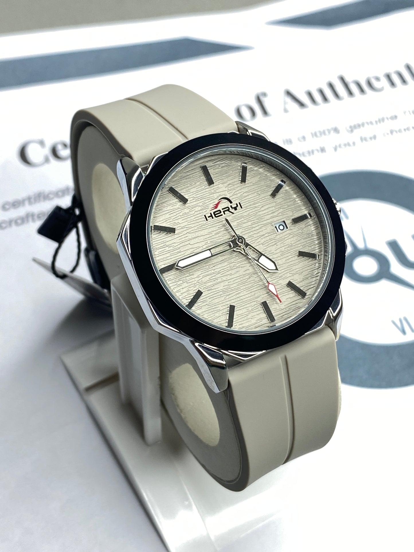 Heyri - Magnetic Lock & Silicone Straps Watch