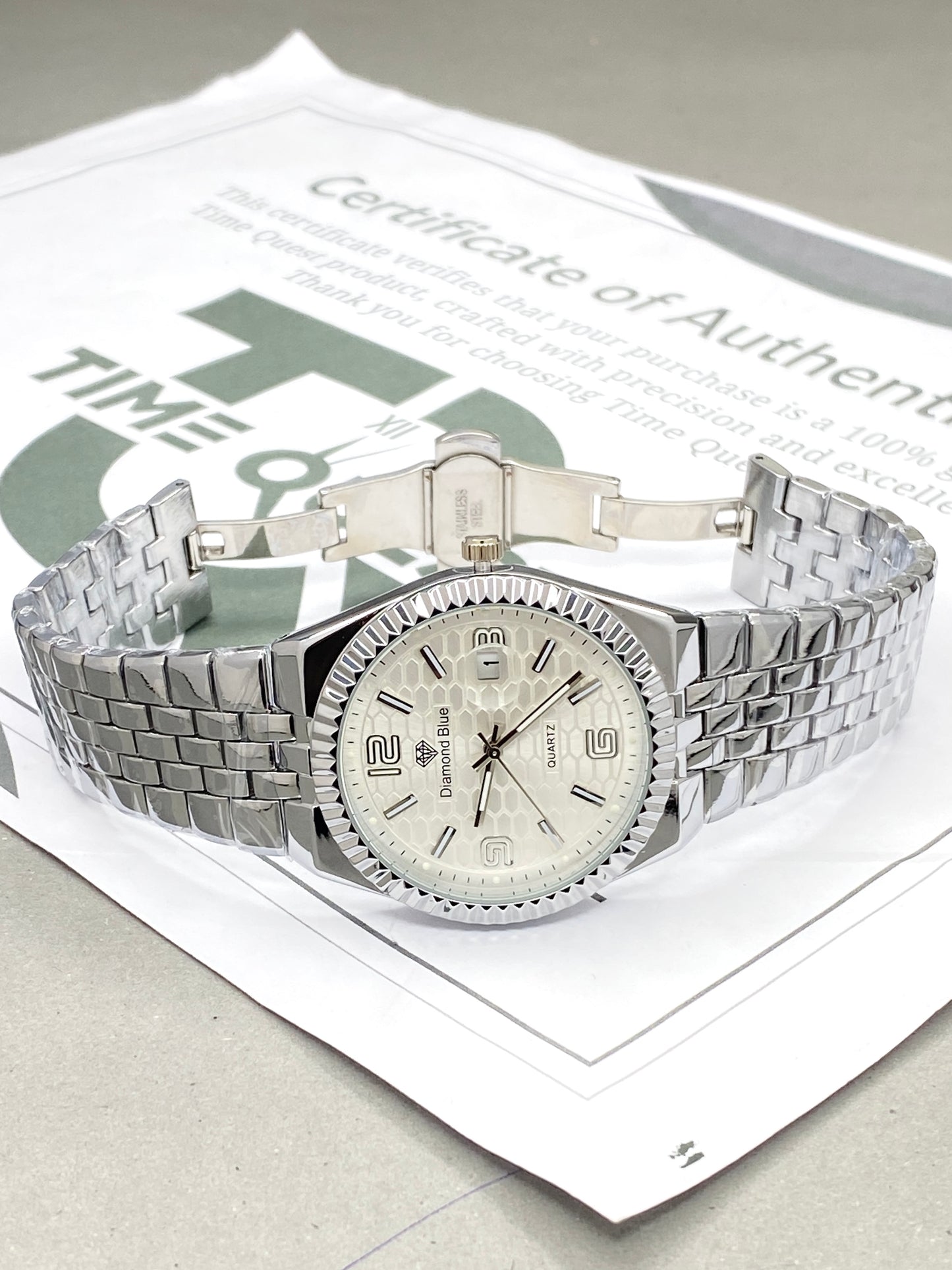 Luxury Round Dial Analog Quartz Chain Watch for Men with Date Display