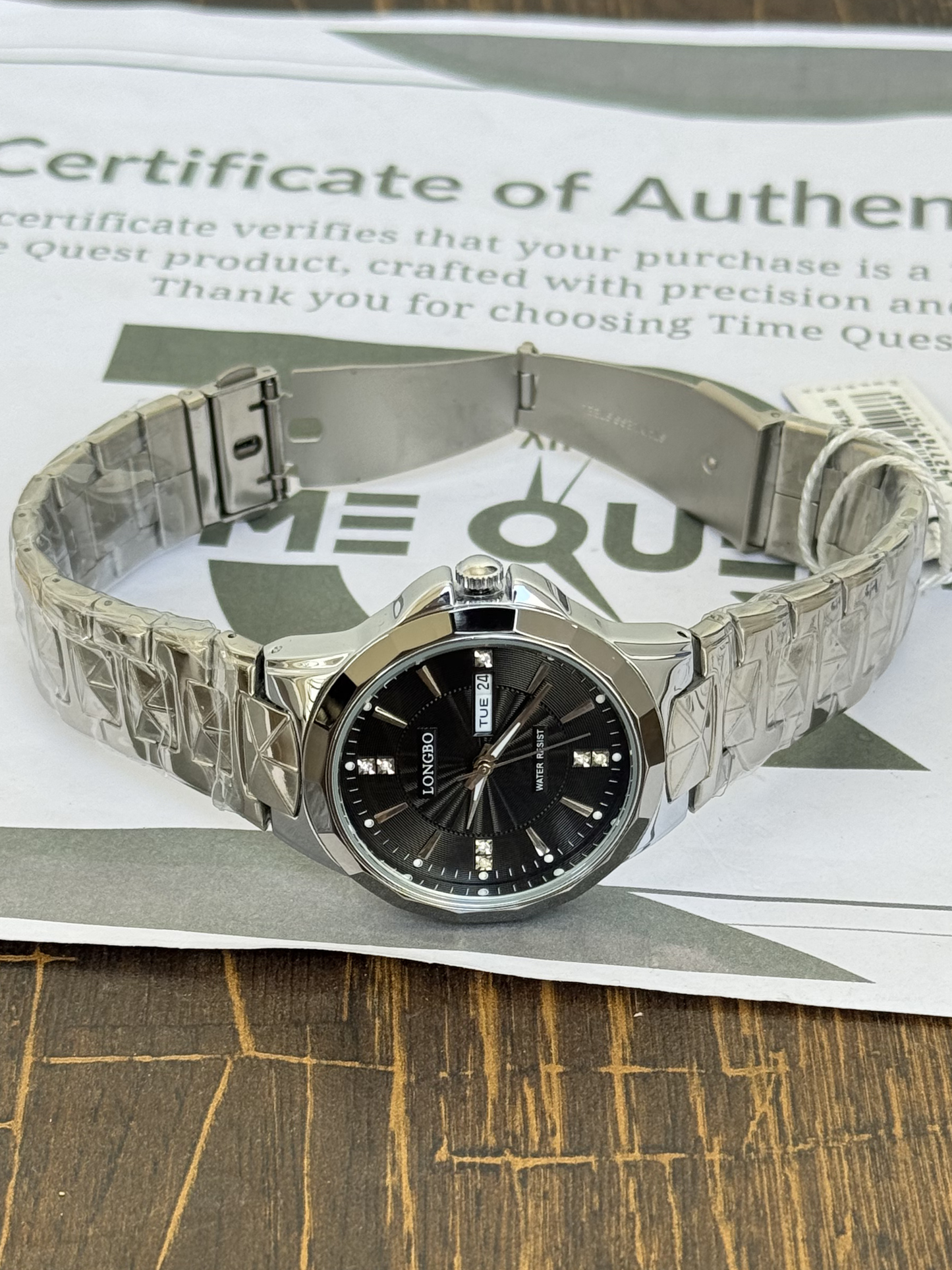 Longbo Stylish Round Dial Analog Quartz Men’s Watch with Stainless Steel Chain Date and Day Function