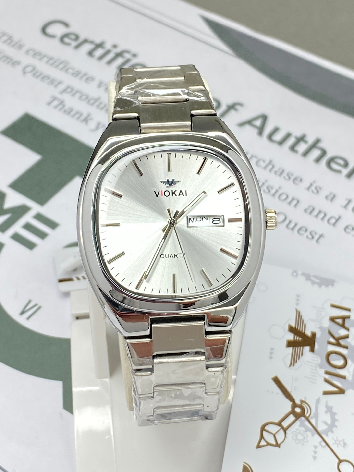 VIOKAI Analog Quartz Stainless Steel Made Chain Watch for Men With Date & Day Display