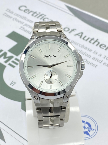 Men’s Down Second Round Dial Analog Watch with Stainless Steel Chain