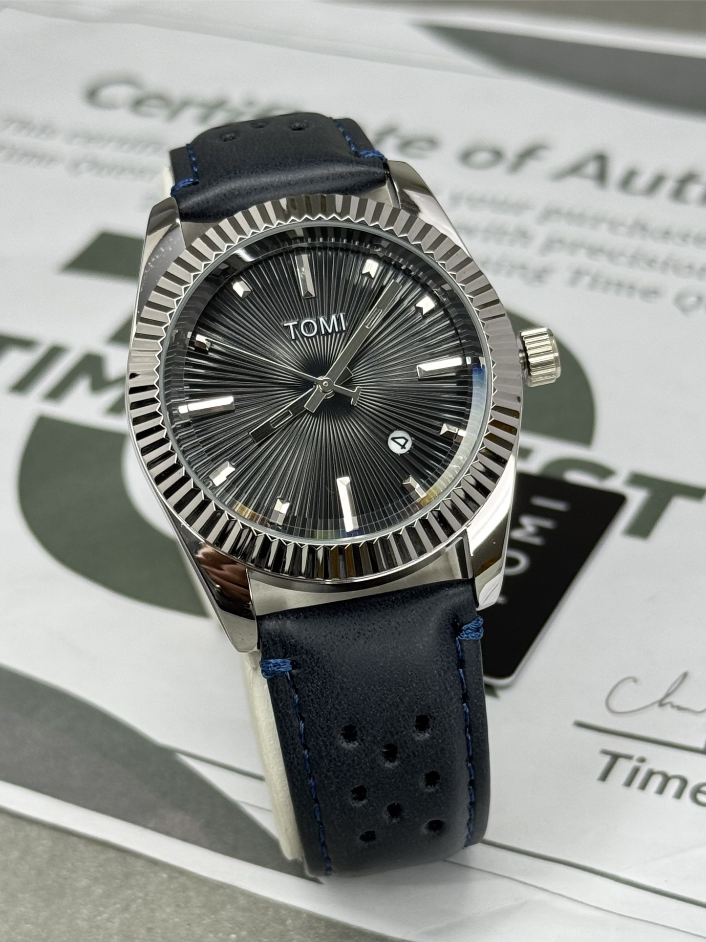 TOMI T-098 Premium Quality Round Dial Analog Quartz Movement Straps Watch