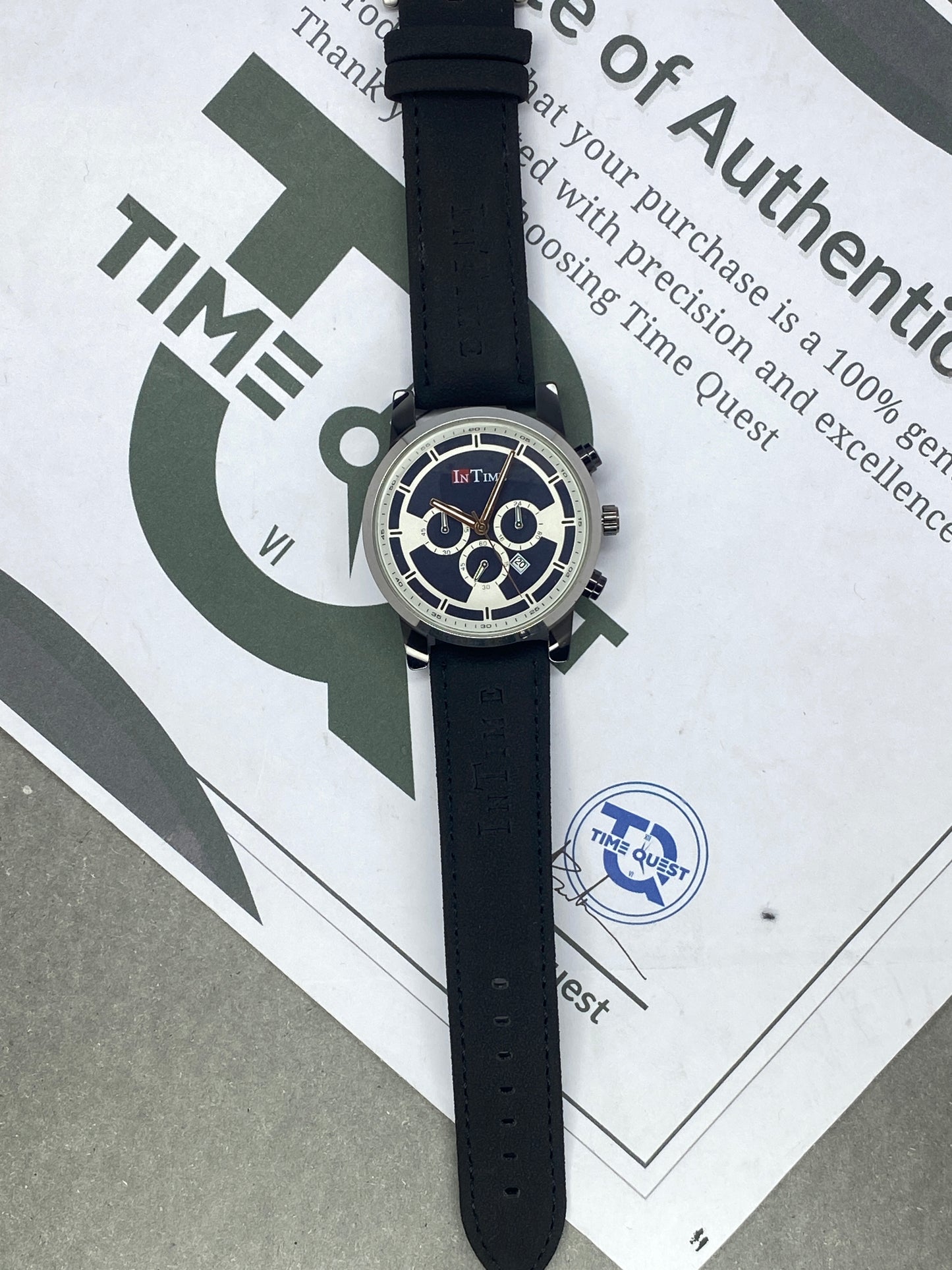 In Time Round Dial Analog Quartz Straps Watch With Date Display For Men