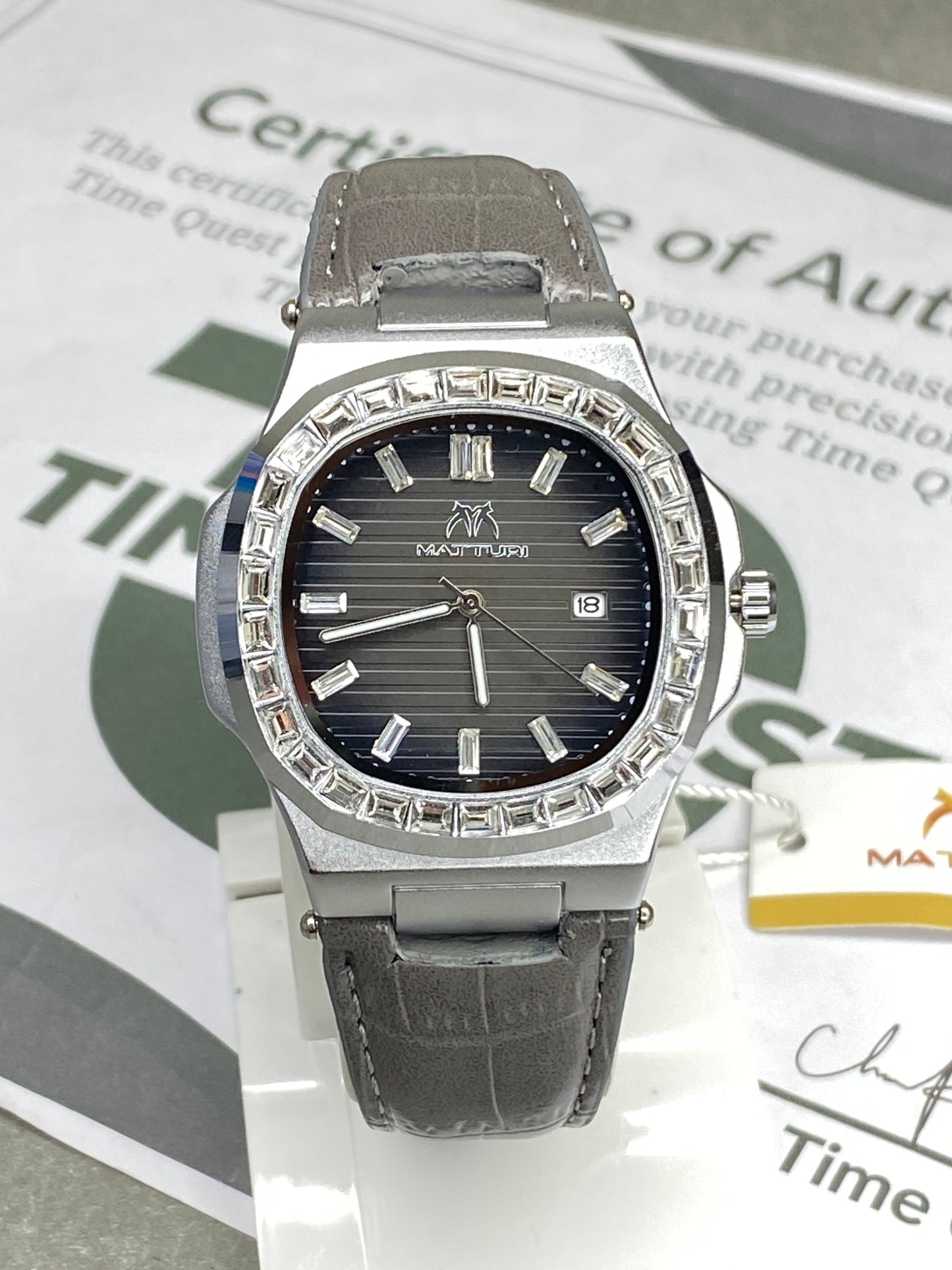 MATTURI Analog Quartz Movement Durable Straps Watch With Date Display For Men