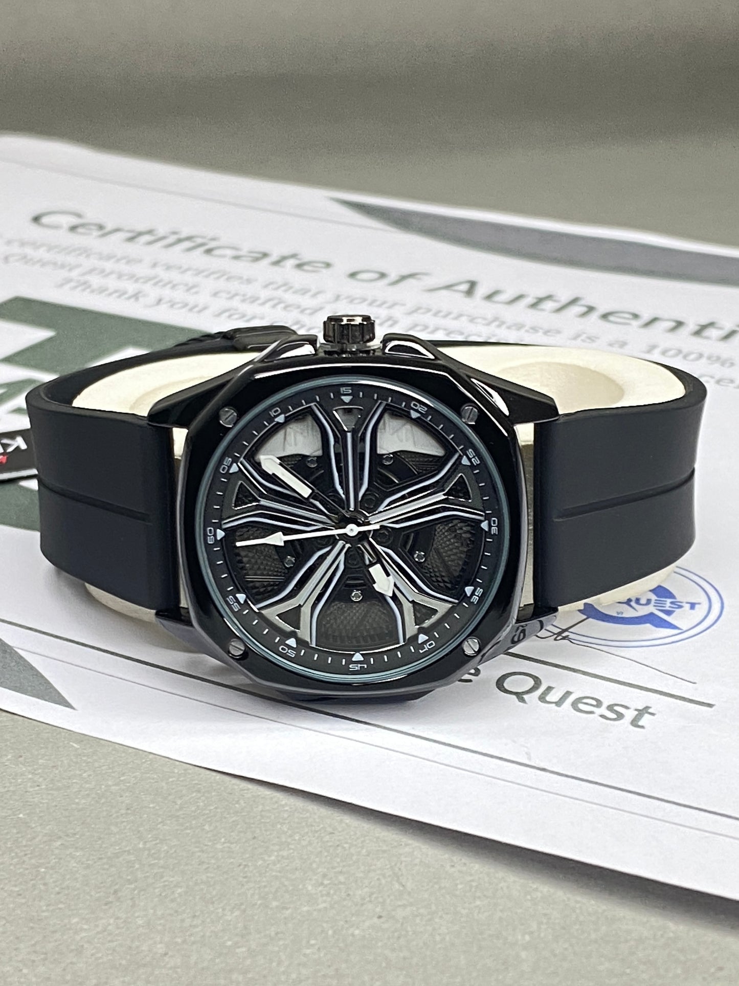 Kegio Magnetic Strap Watch with Spinning Wheel Dial & Silicone Straps