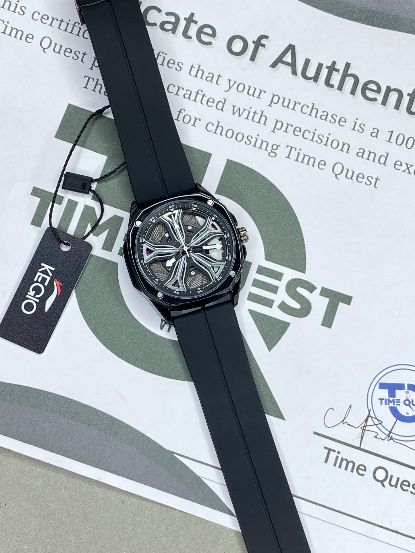 Kegio Magnetic Strap Watch with Spinning Wheel Dial & Silicone Straps