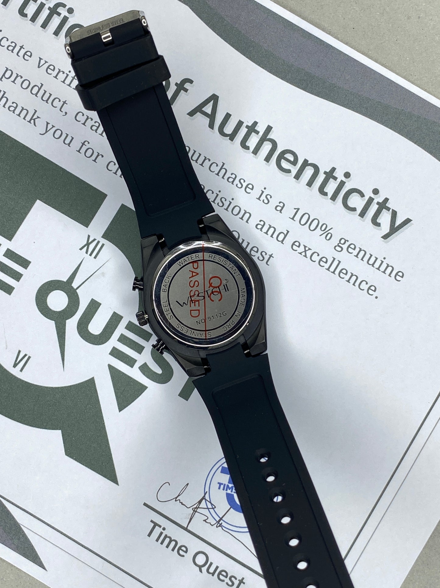 WESTCHI Chronograph Watch – Sleek Style with Silicone Rubber Comfort