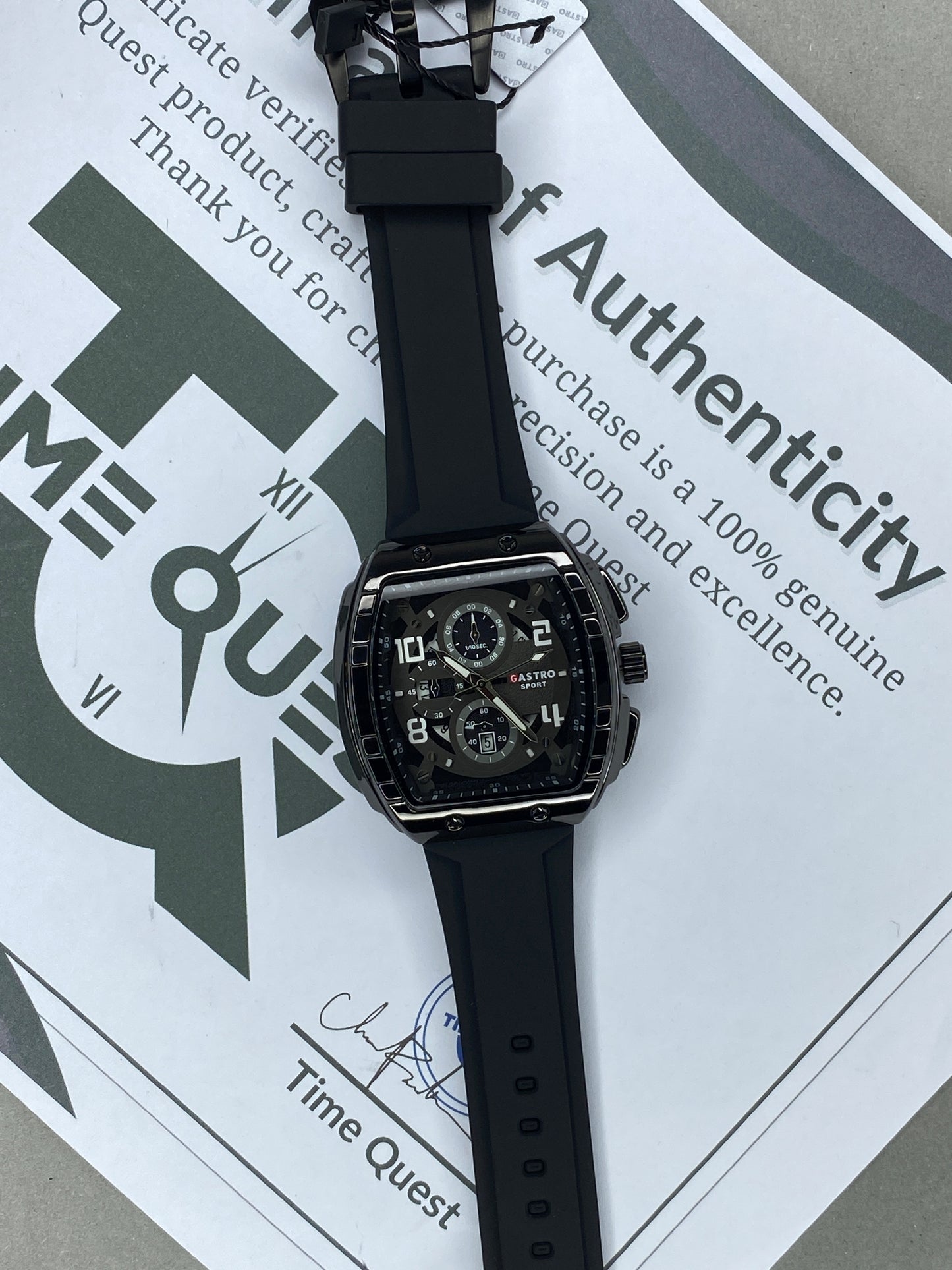 GASRTO Curvex Shape Dial Analog Sports Watch With Date Display and Durable Straps