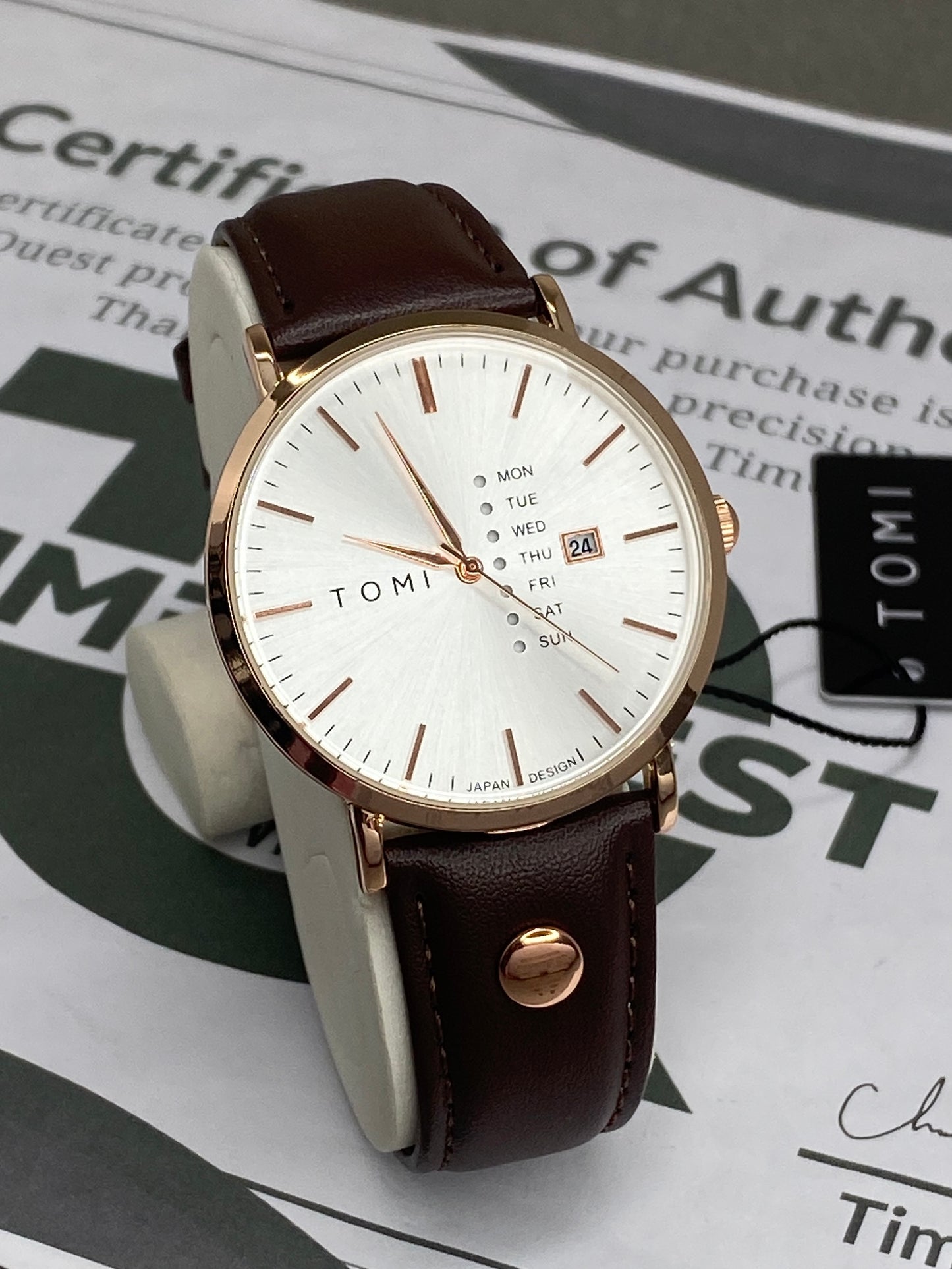 TOMI T-019 Classic Design Round Dial Straps Watch With Date & Day Display For Men