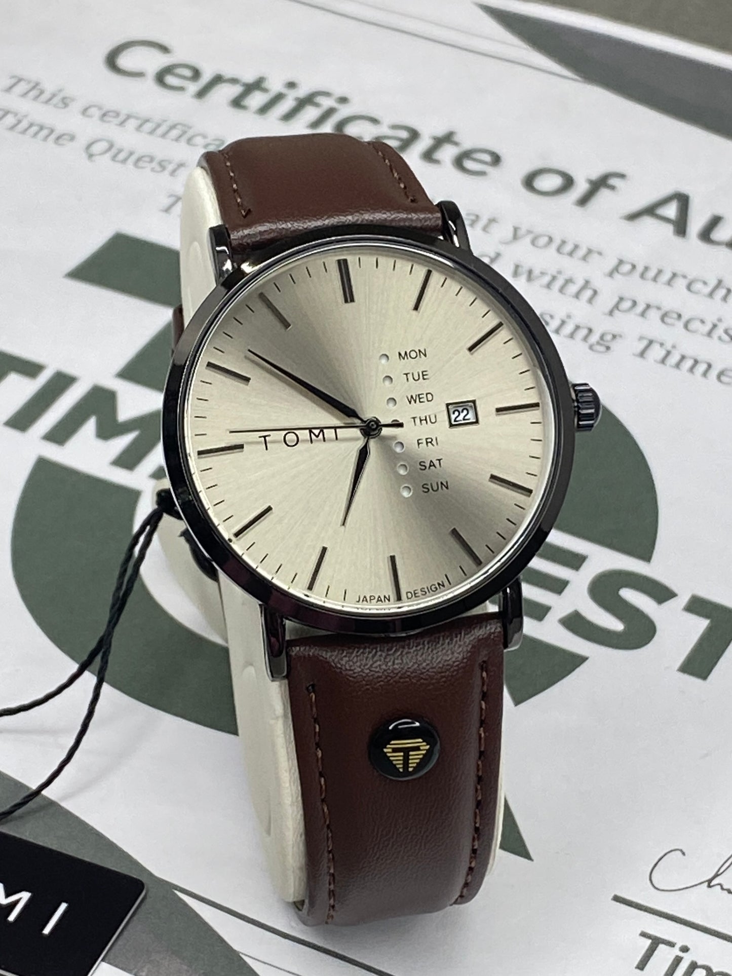 TOMI T-019 Classic Design Round Dial Straps Watch With Date & Day Display For Men