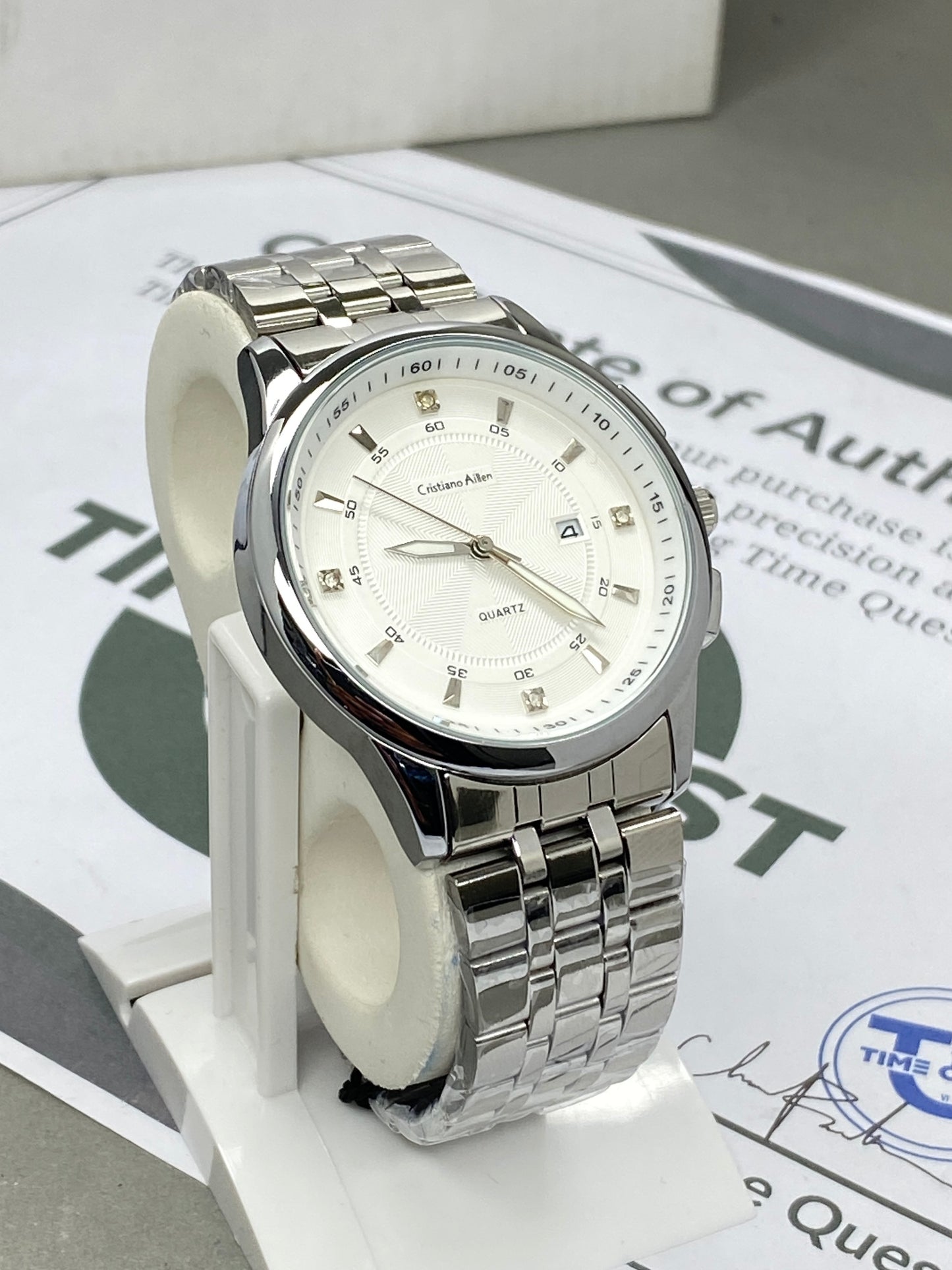 Cristiano Aillen Men’s Round Dial Analog Quartz Watch with Stainless Steel Chain and Date Display