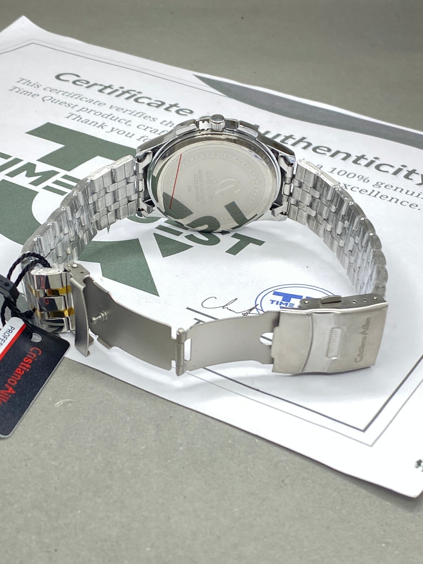 Cristiano Aillen Men’s Round Dial Analog Quartz Watch with Stainless Steel Chain and Date Display