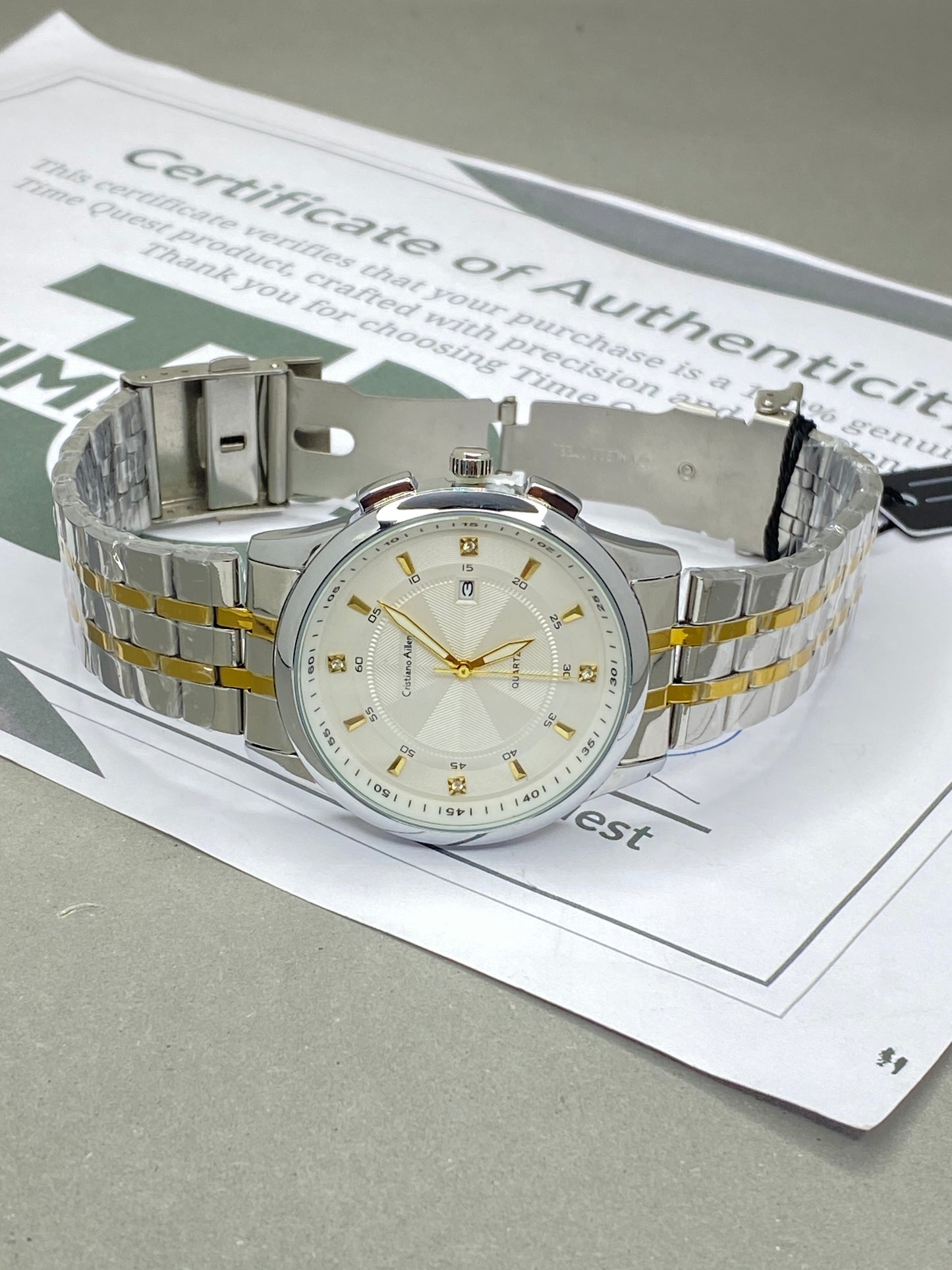 Cristiano Aillen Men’s Round Dial Analog Quartz Watch with Stainless Steel Chain and Date Display