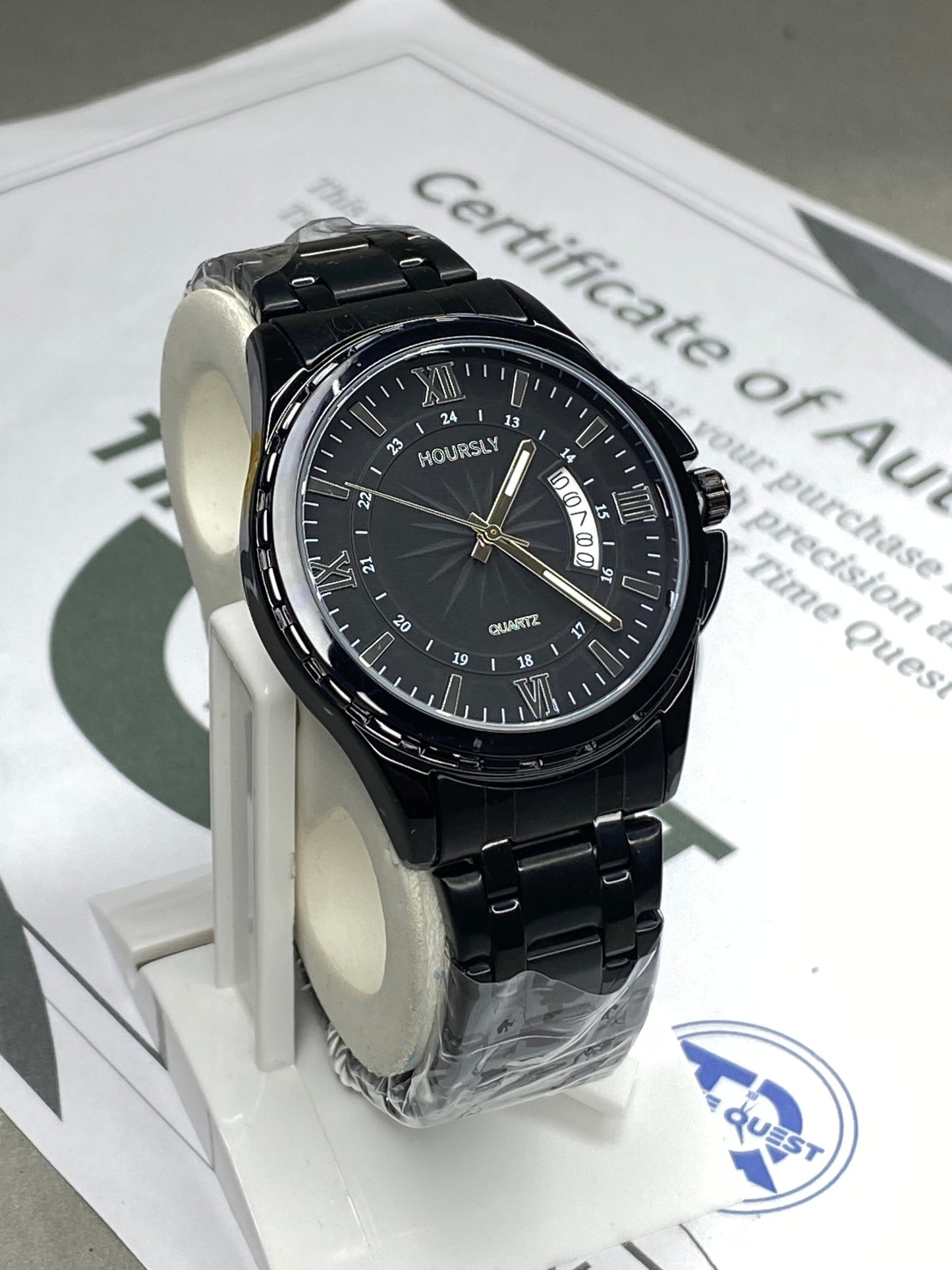 HOURSLY Analog Quartz Round Dial Premium Stainless Steel Chain Watch With Date Display