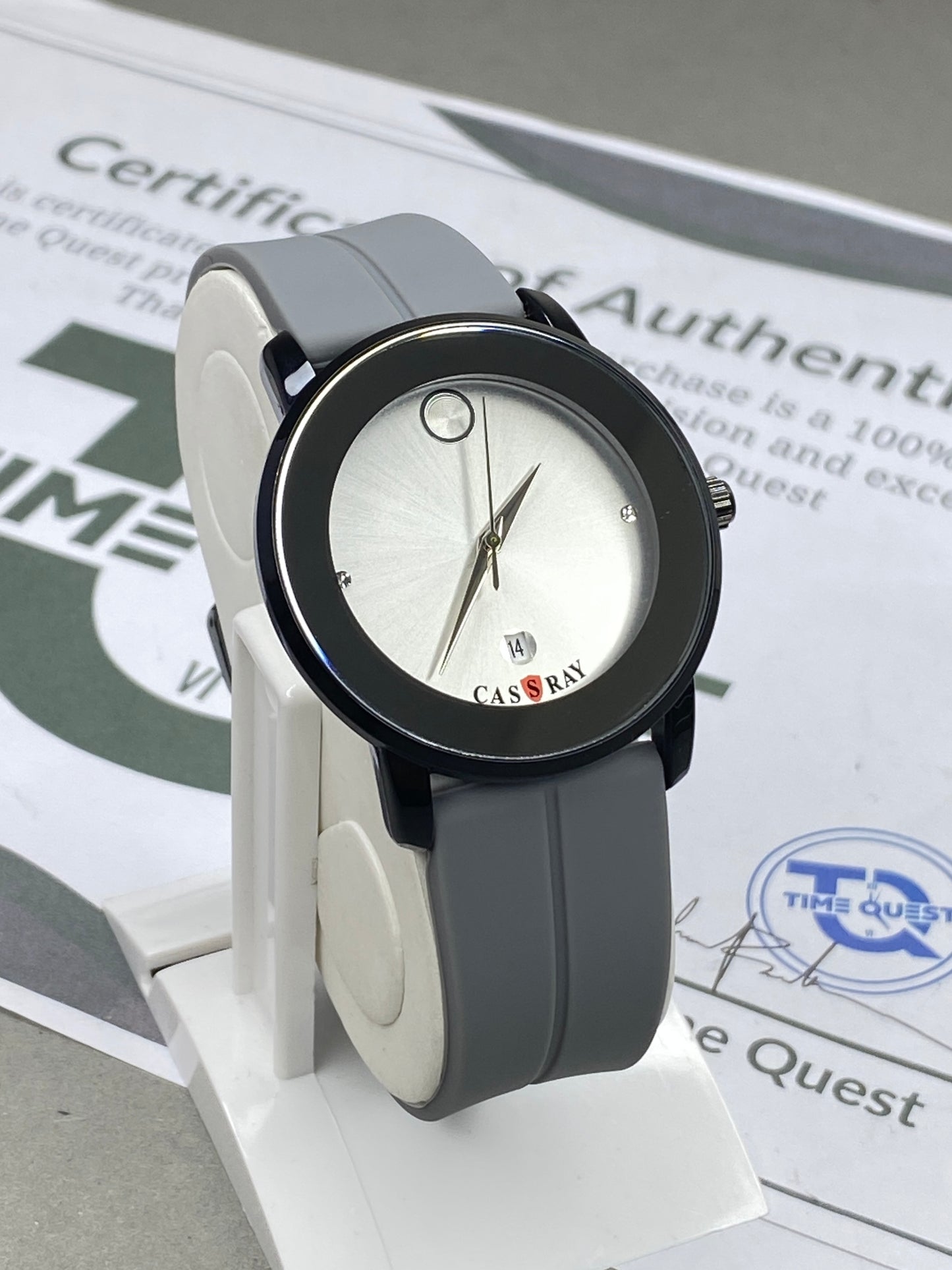 CASSRAY Men’s Round Dial Analog Watch with Silicone Strap Magnetic Lock and Date Display