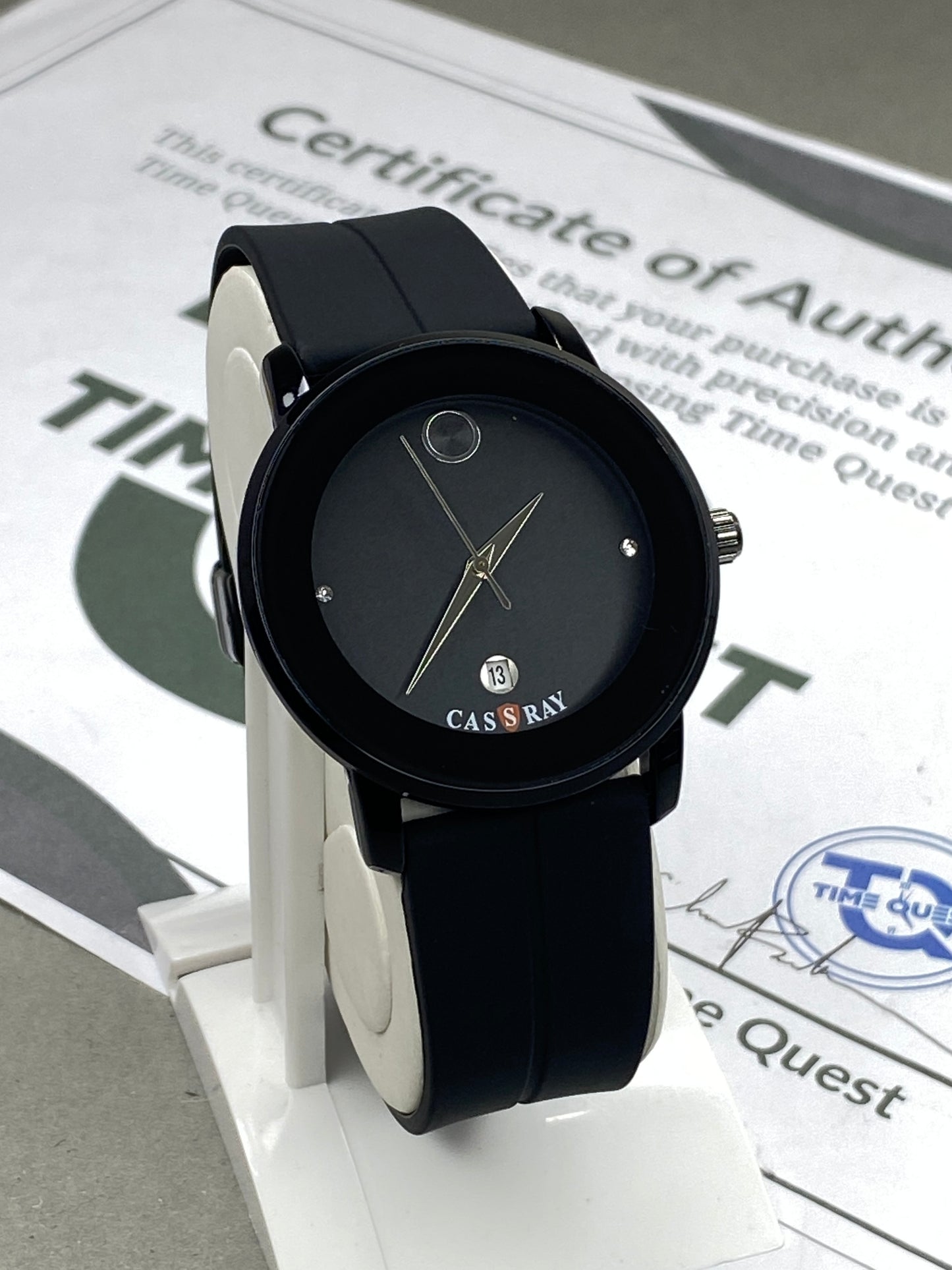 CASSRAY Men’s Round Dial Analog Watch with Silicone Strap Magnetic Lock and Date Display