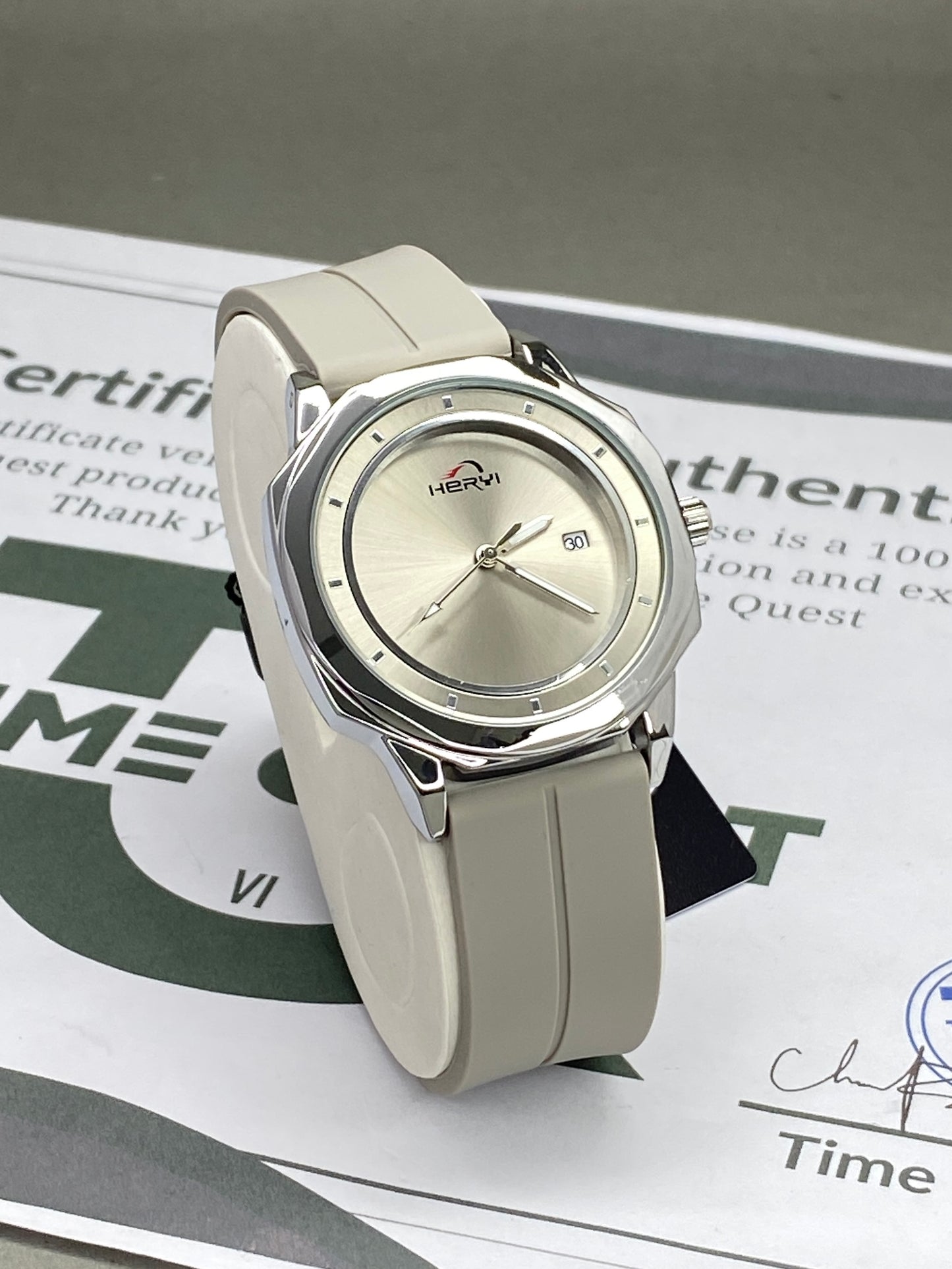 Heyri Men’s Octagonal Dial Analog Quartz Watch with Silicone Strap Magnetic Lock and Date Display