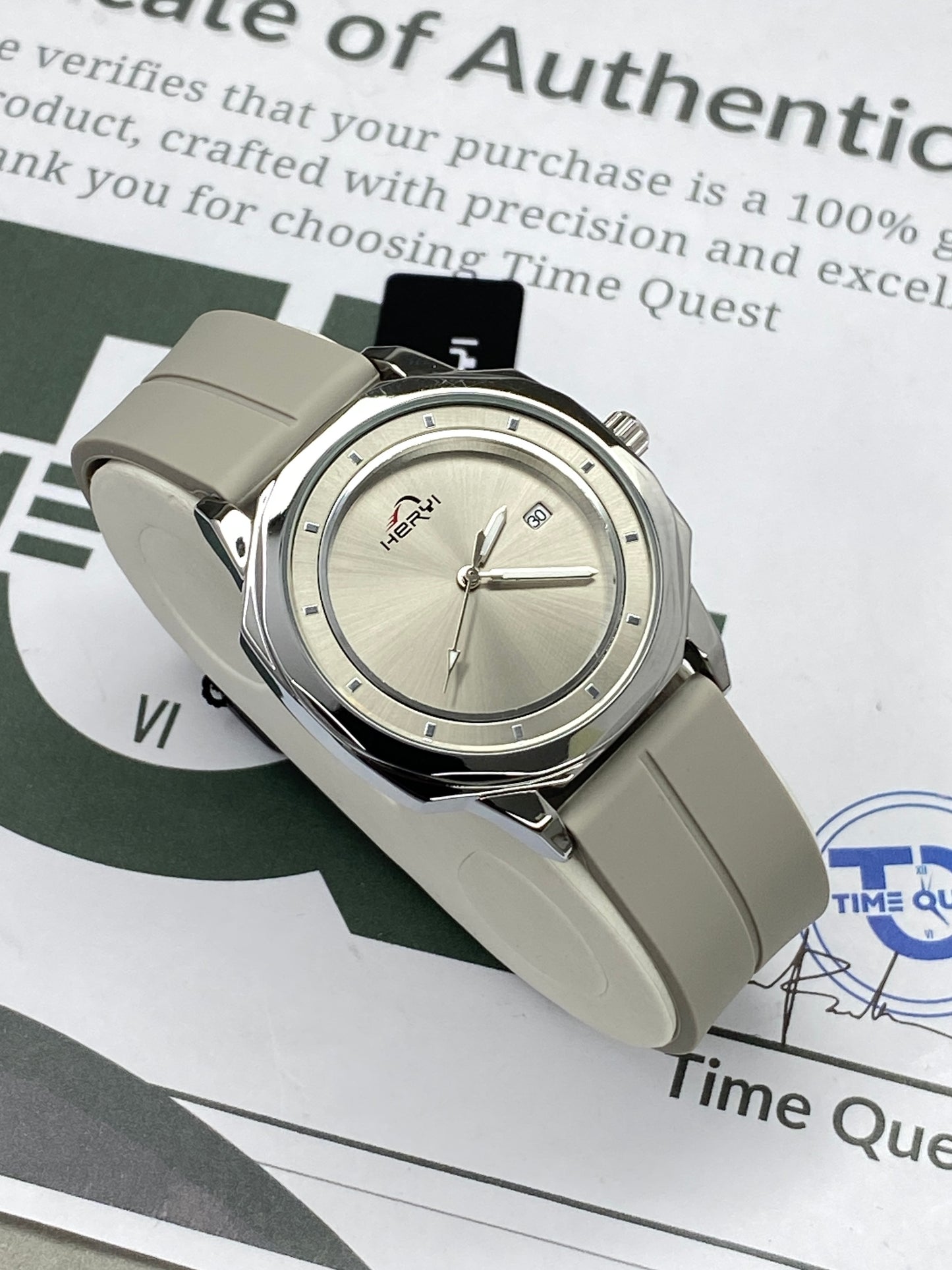 Heyri Men’s Octagonal Dial Analog Quartz Watch with Silicone Strap Magnetic Lock and Date Display