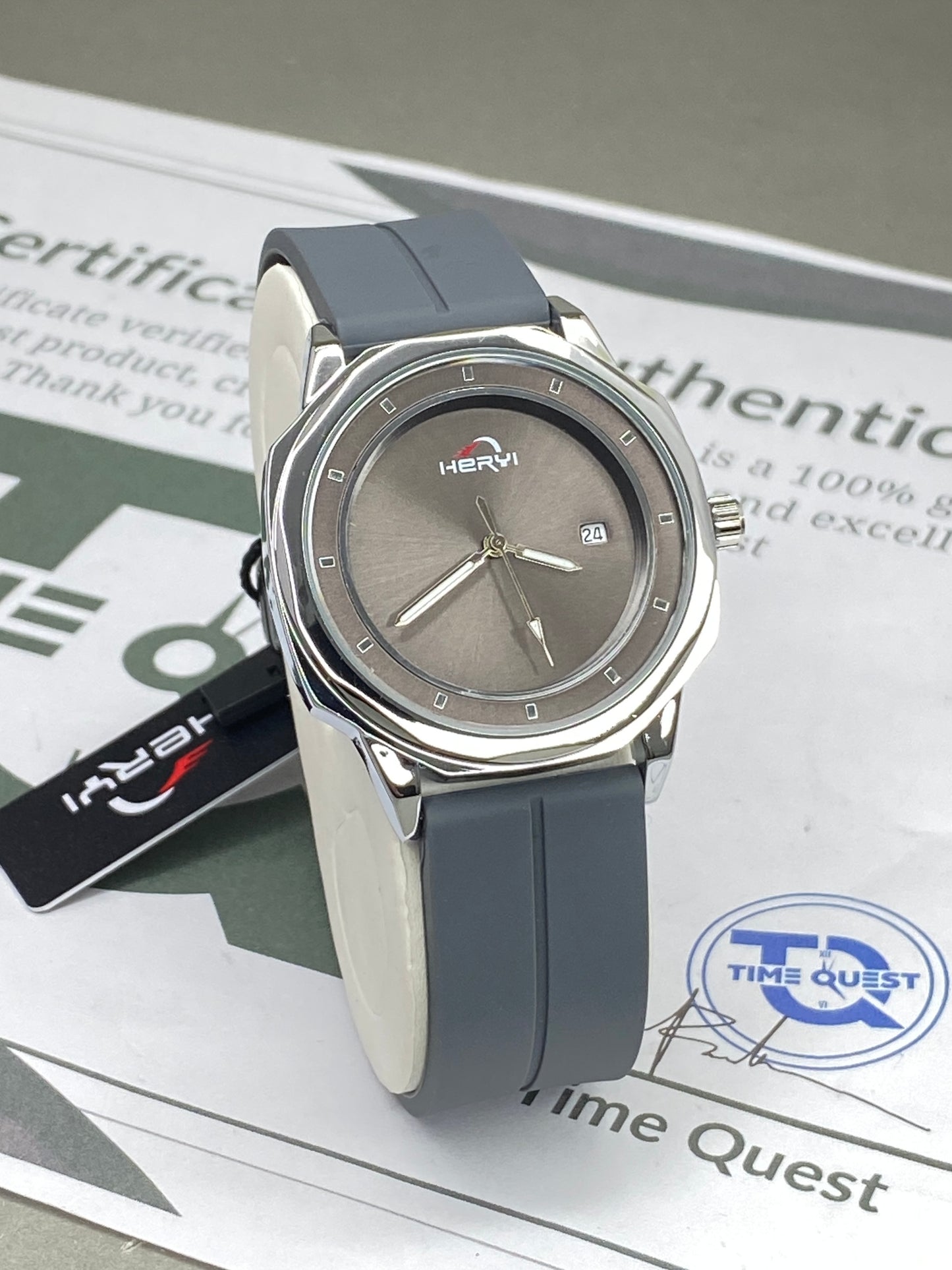 Heyri Men’s Octagonal Dial Analog Quartz Watch with Silicone Strap Magnetic Lock and Date Display