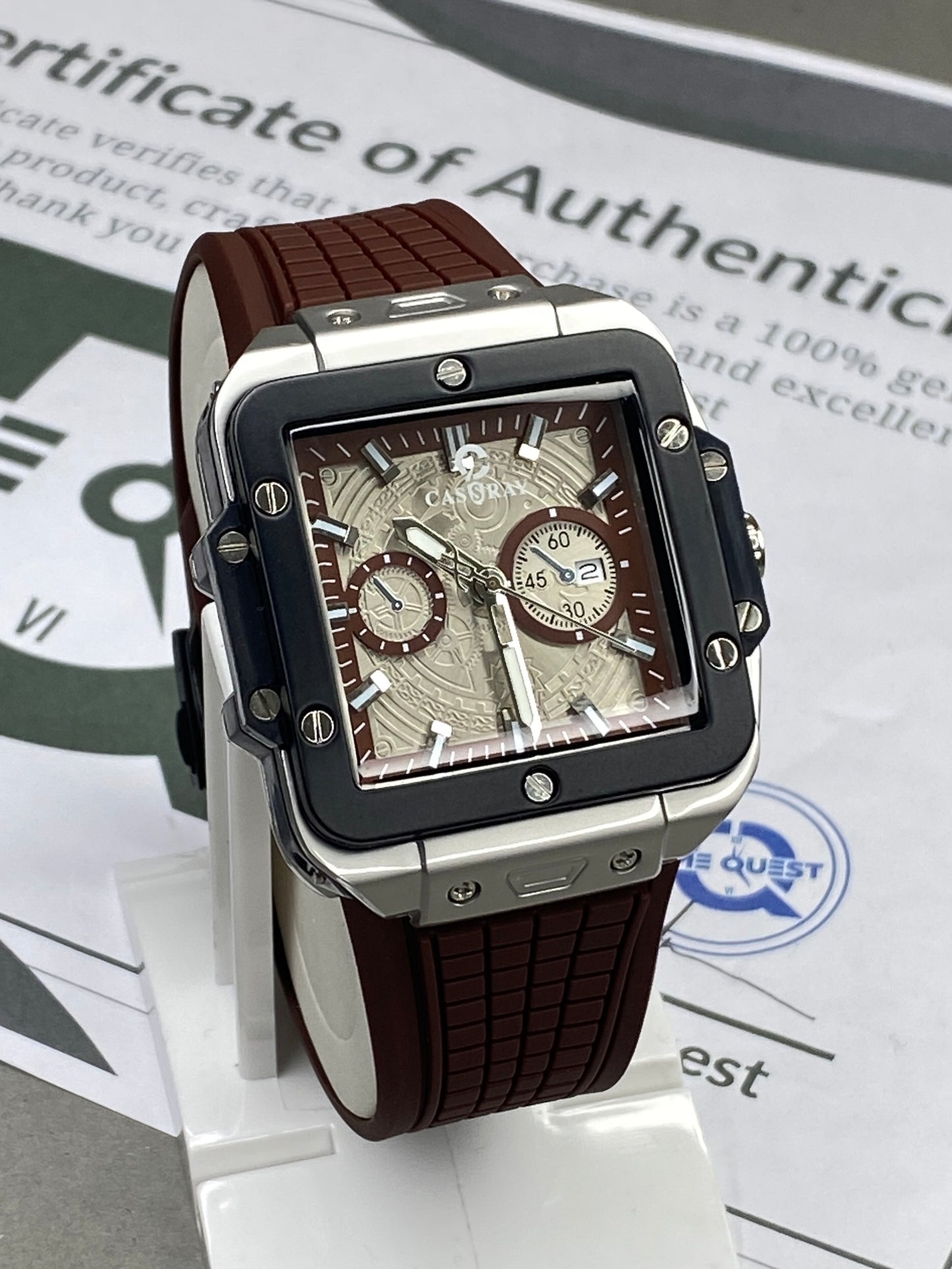 CASSRAY Men's Square Shape Metallic Dial Durable Rubber Straps Analog Quartz Watch With Date Display