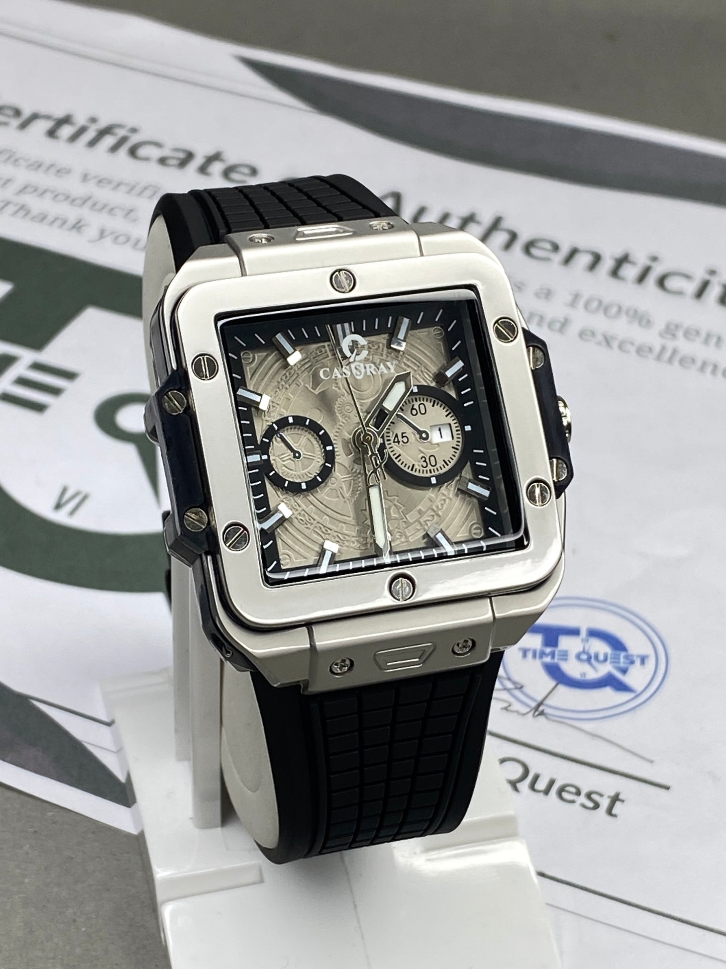 CASSRAY Square Shape Metallic Dial Rubber Straps Analog Quartz Watch With Date Display For Men