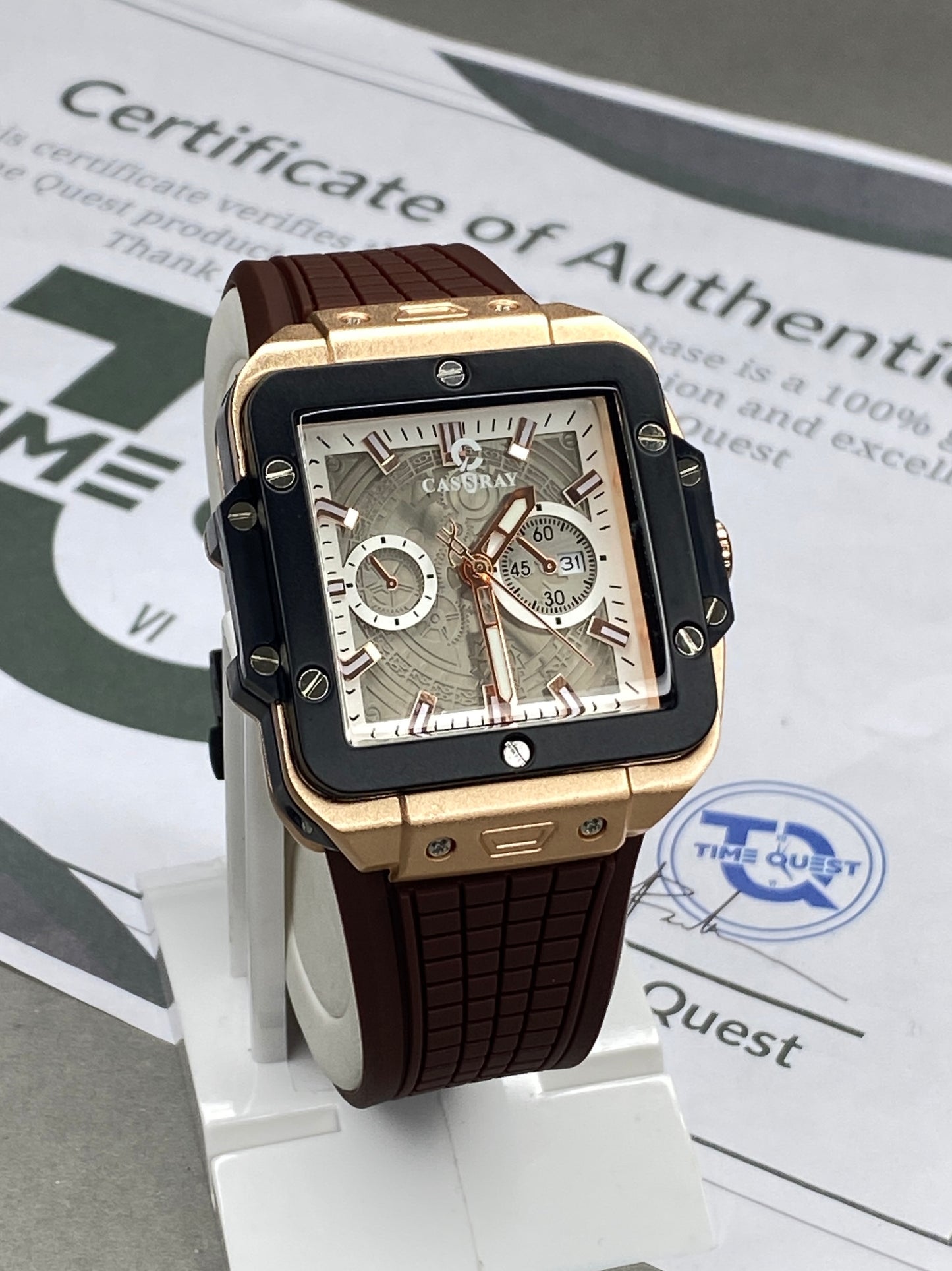 CASSRAY Square Shape Metallic Dial Rubber Straps Analog Quartz Watch With Date Display For Men