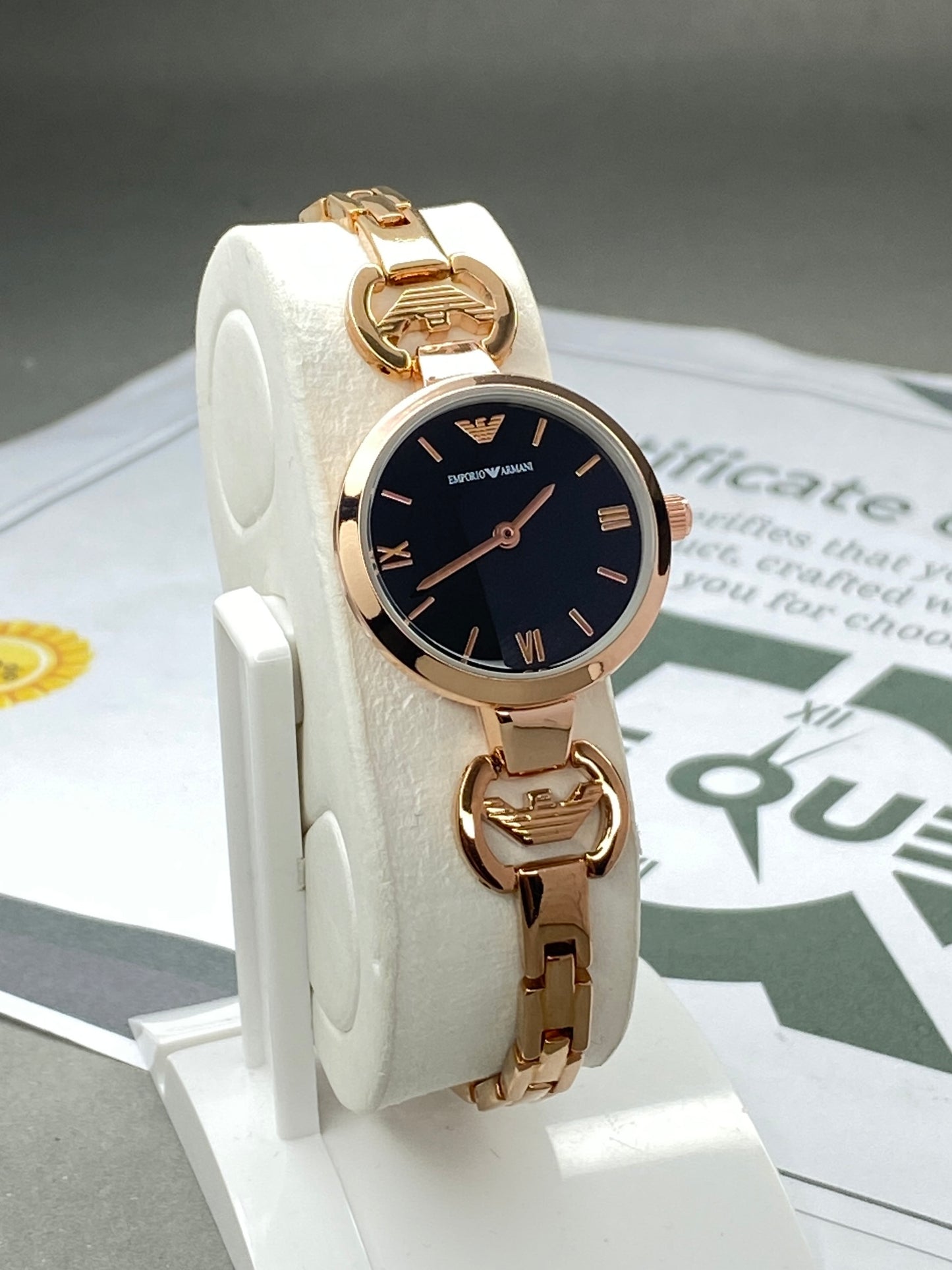 Luxury Round Dial Analog Display Stainless Steel Chain Watch for Ladies – A Perfect Gift for Her