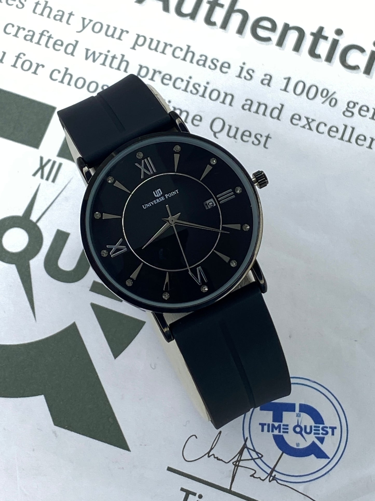 Universe Point Round Dial Analog Quartz Men's Watch With Silicone Strap Magnetic Lock and Date Display