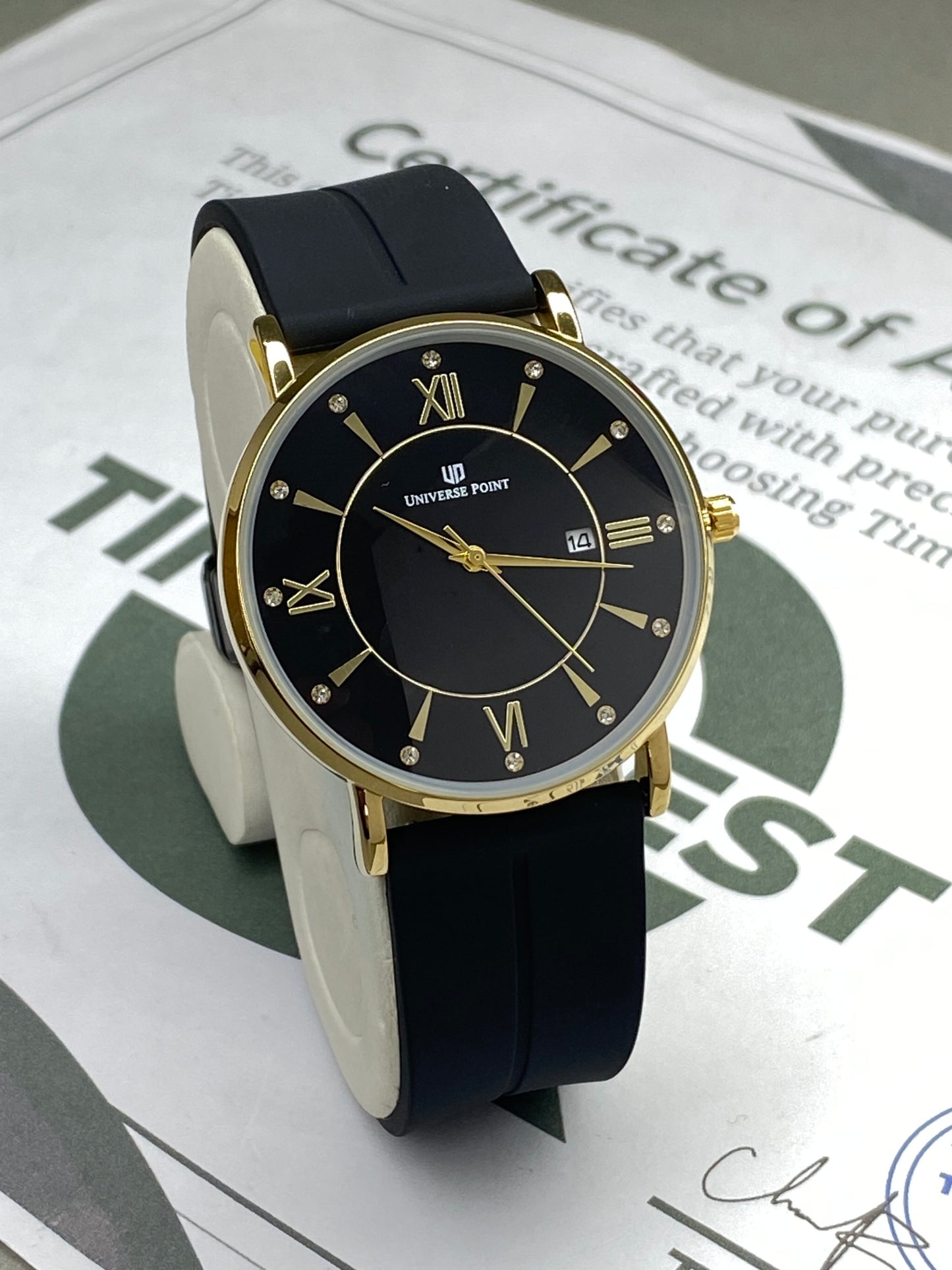 Universe Point Round Dial Analog Quartz Men's Watch With Silicone Strap Magnetic Lock and Date Display