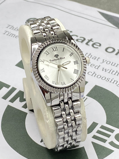 Ladies Round Dial Alanog Quartz Movement Luxury Chain Watch - A Perfect Gift For Her