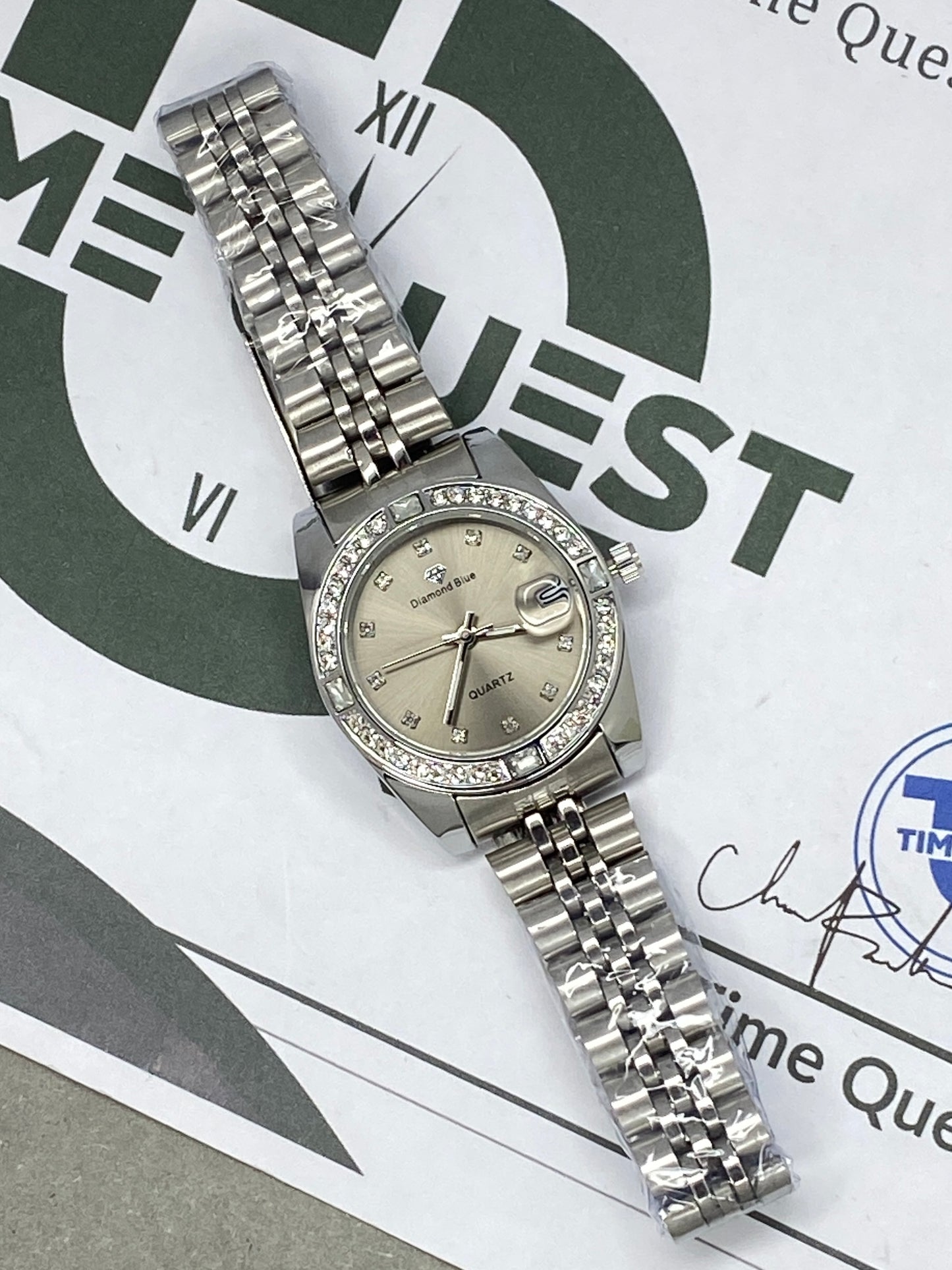 Premium Alanog Quartz Ladies Chain Watch With Date Display - An Elegant Gift For Her