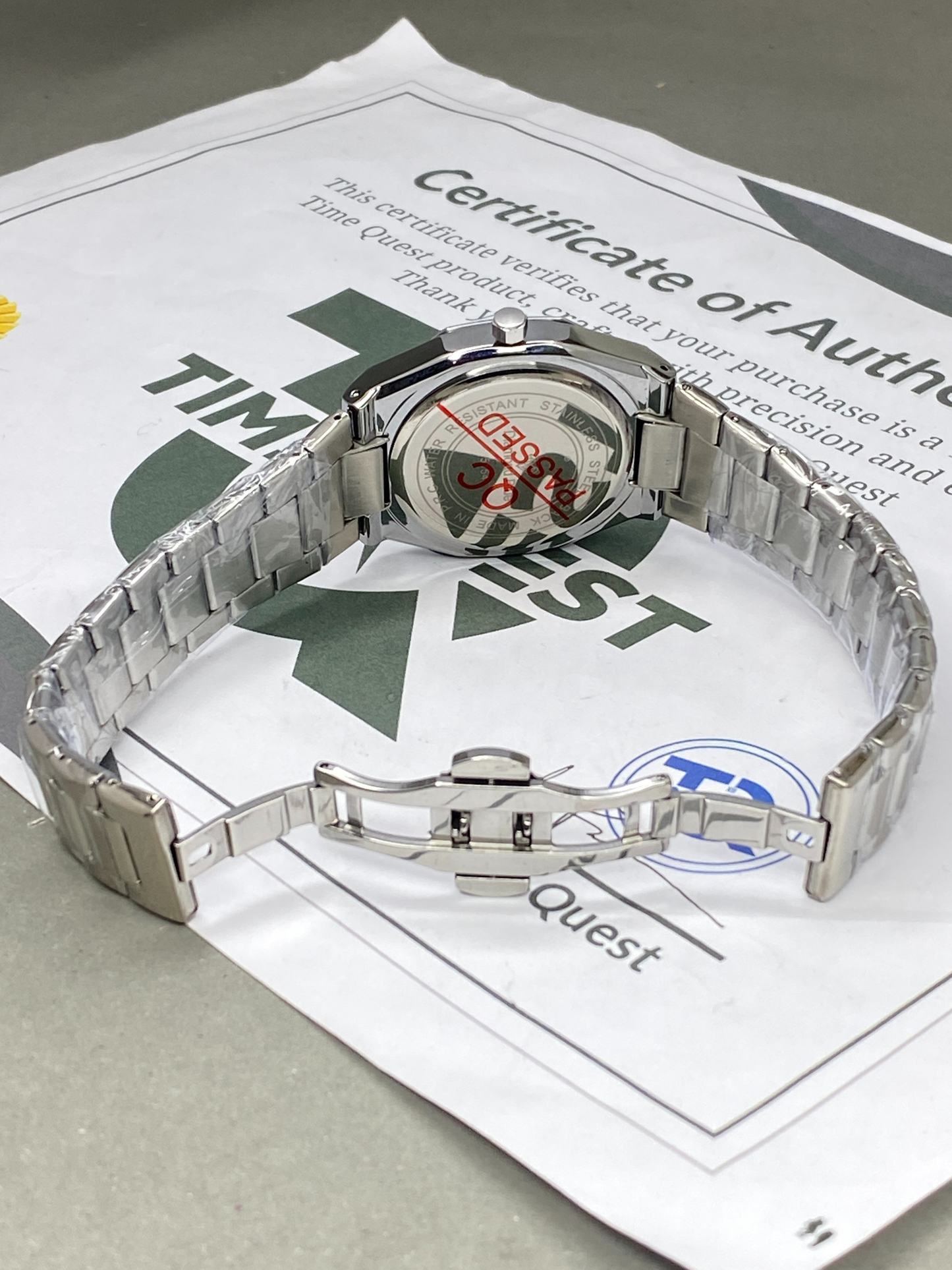 Classic Octagonal Dial Stainless Steel Analog Quartz Chain Watch for Men with Date Display