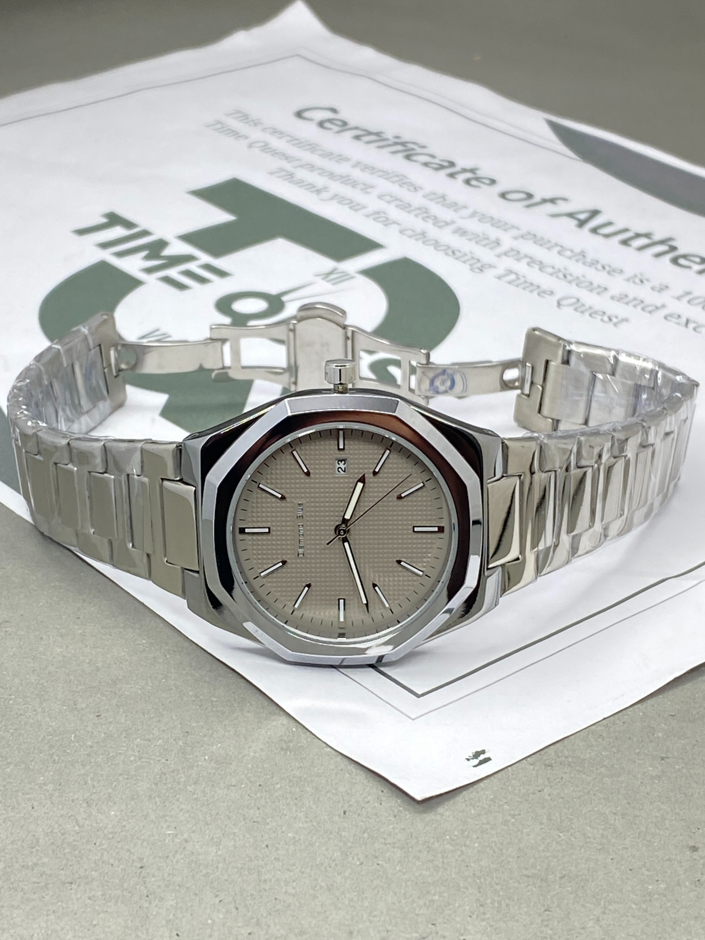 Classic Octagonal Dial Stainless Steel Analog Quartz Chain Watch for Men with Date Display